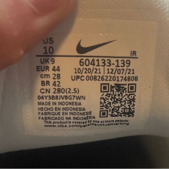 Nike White Mesh Athletic Shoes main image 6